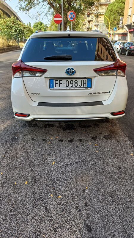 Usato 2016 Toyota Auris 1.8 El_Hybrid 136 CV (13.200 €)