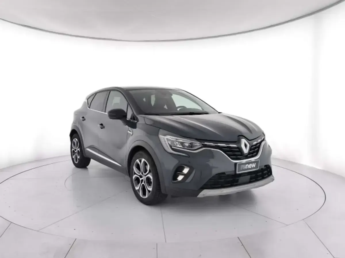 Usata Renault Captur Techno 92 CV (67 kW) 2023 Blu marine SUV