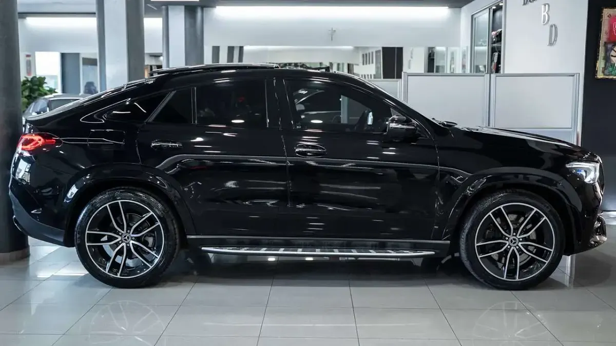 Usata Mercedes GLE400 Premium Plus 330 CV (242 kW) 2021 Nero metallizzato SUV