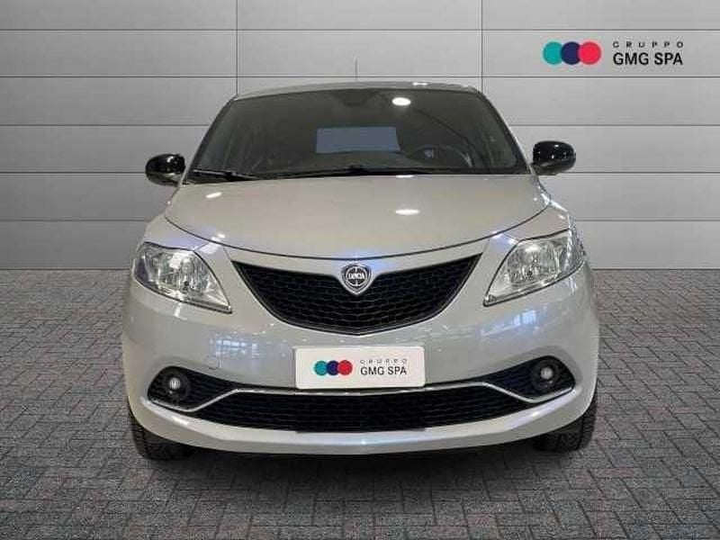 Usata Lancia Ypsilon Gold 69 CV (50 kW) 2018 Grigio Utilitaria
