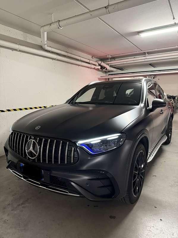 Usata Mercedes GLC400d AMG Line Premium Plus 252 CV (185 kW) 2023 Nero SUV