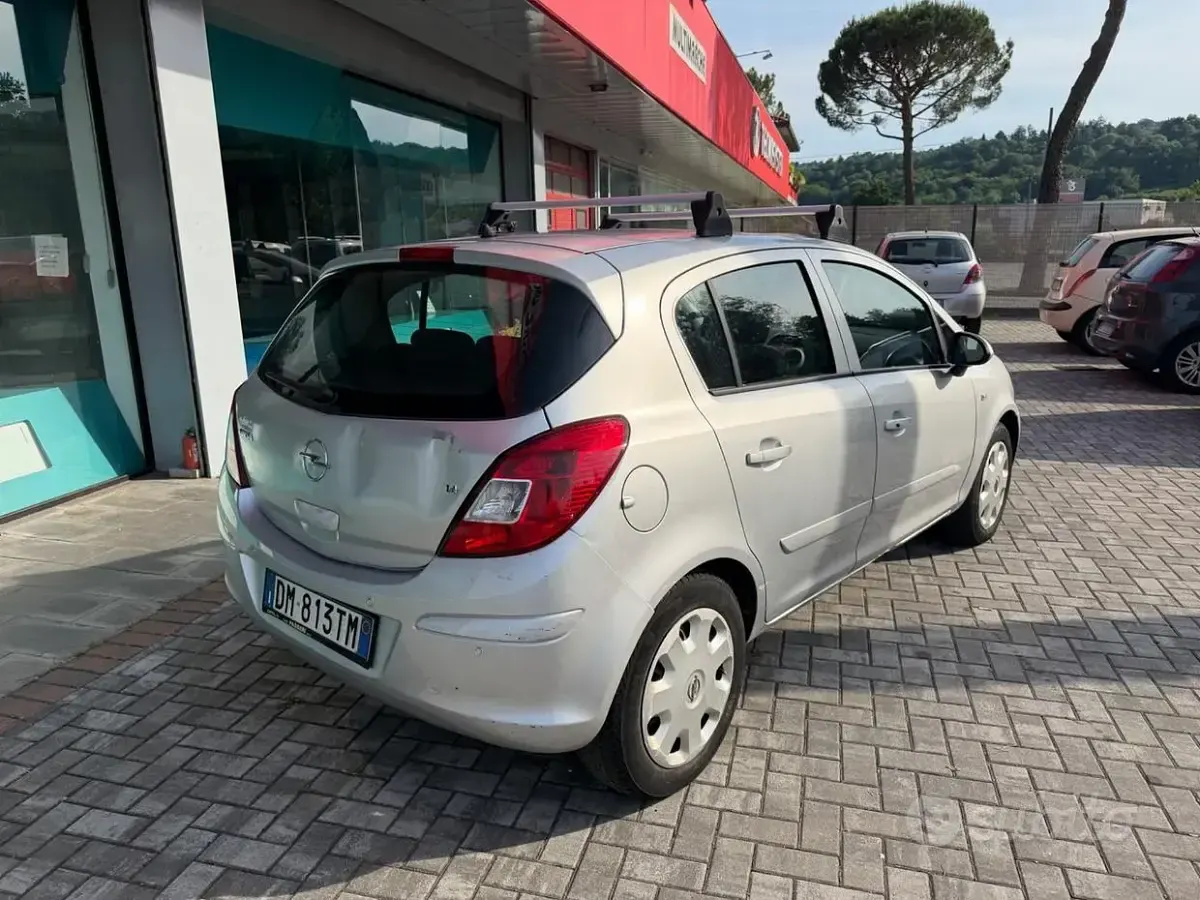Usata Opel Corsa 90 CV (66 kW) 2008 Grigio Utilitaria