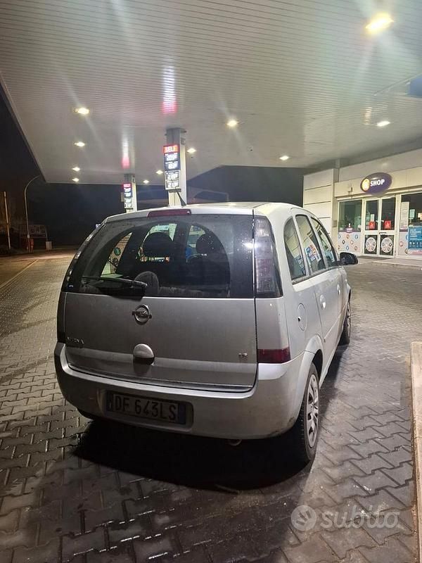 Usata Opel Meriva 101 CV (74 kW) 2007 Grigio Monovolume