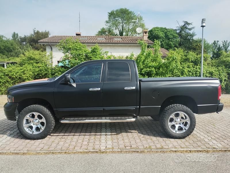 Nero Usata 2005 Dodge Ram Pick-up | 17.000 € - Immagine 1/4