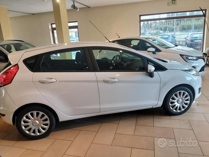 Usata Ford Fiesta Business Edition 75 CV (55 kW) 2017 Bianco Berlina