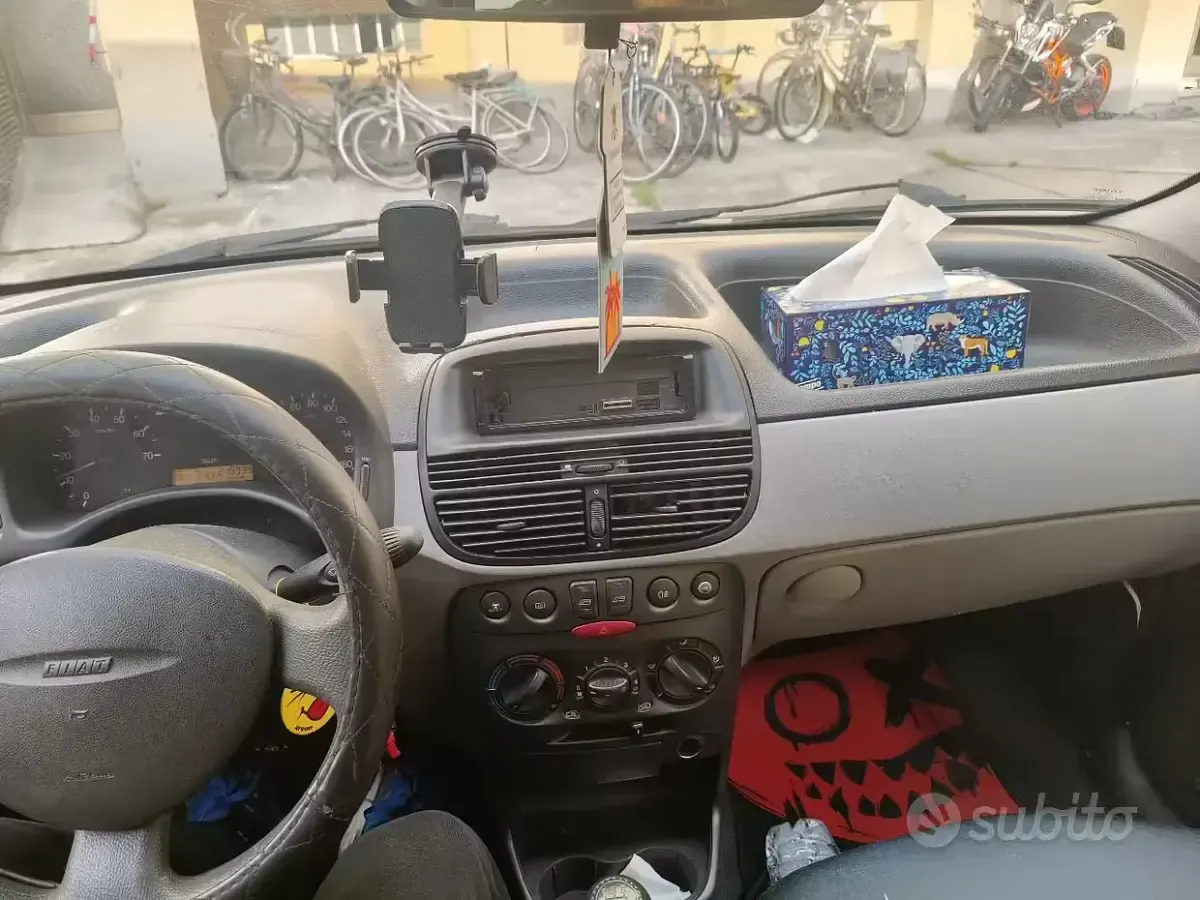 Usata Fiat Punto 60 CV (44 kW) 2002 Grigio Utilitaria