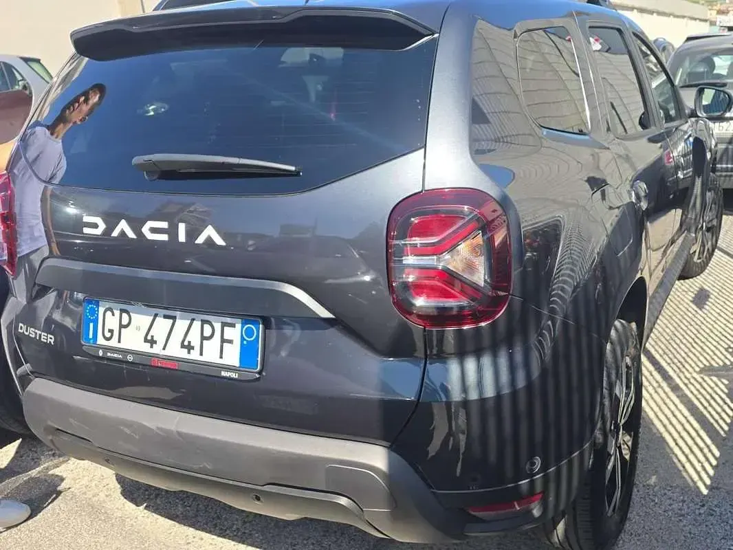 Usata Dacia Duster Journey 101 CV (74 kW) 2023 Grigio SUV