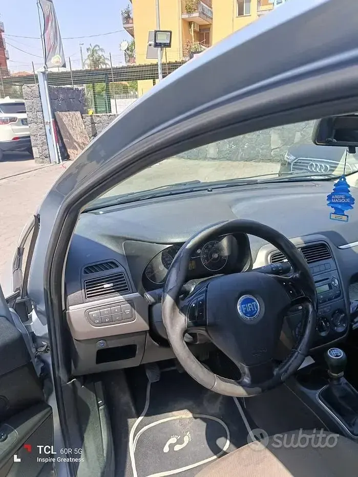 Usata Fiat Grande Punto Dynamic 65 CV (47 kW) 2007 Bluazzurro Utilitaria