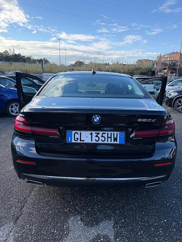 Usata BMW 520 Luxury Line 190 CV (139 kW) 2022 Nero Berlina
