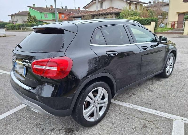 Usata Mercedes GLA200 136 CV (100 kW) 2016 Nero SUV