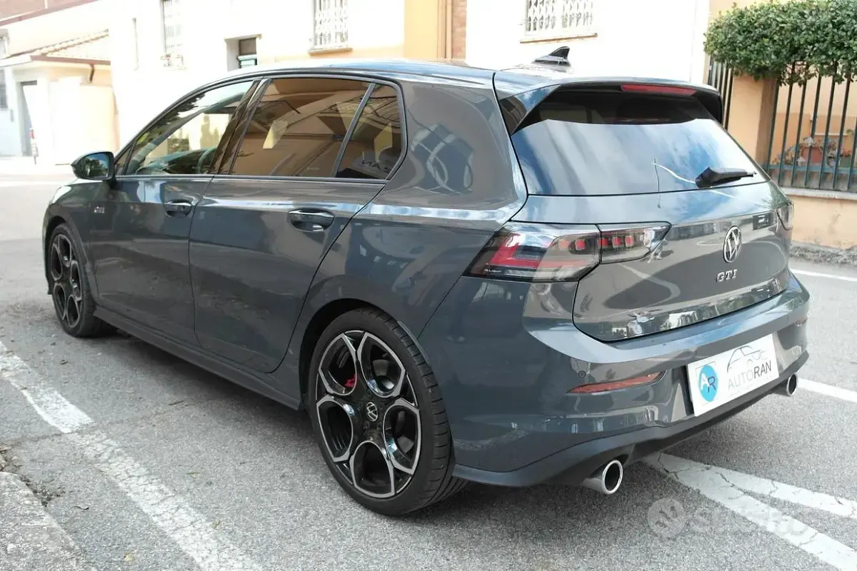 Usata VW Golf VIII GTI 265 CV (194 kW) 2024 Nero Berlina
