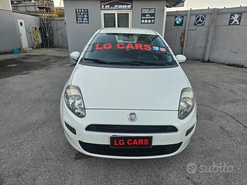 Bianco Usata 2014 Fiat Punto Lounge Due volumi | 3299 € (Ottimo prezzo) - Immagine 1/4