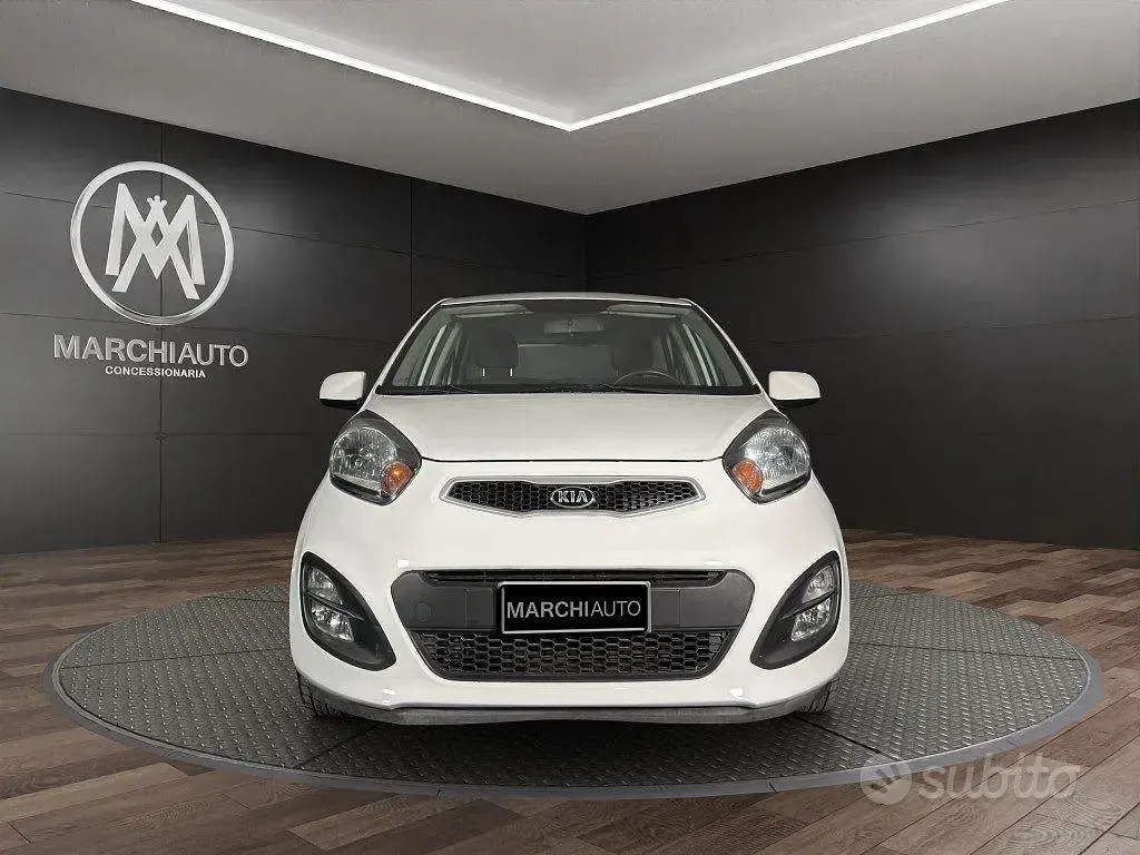 Usata Kia Picanto 69 CV (50 kW) 2014 Bianco pastello Utilitaria