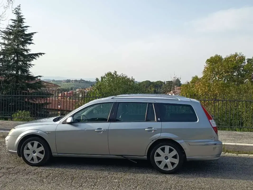 Usata Ford Mondeo 155 CV (114 kW) 2006 Argento Station wagon