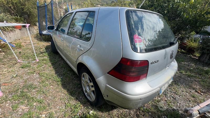 Usata VW Golf IV 101 CV (74 kW) 2002 Grigio Berlina
