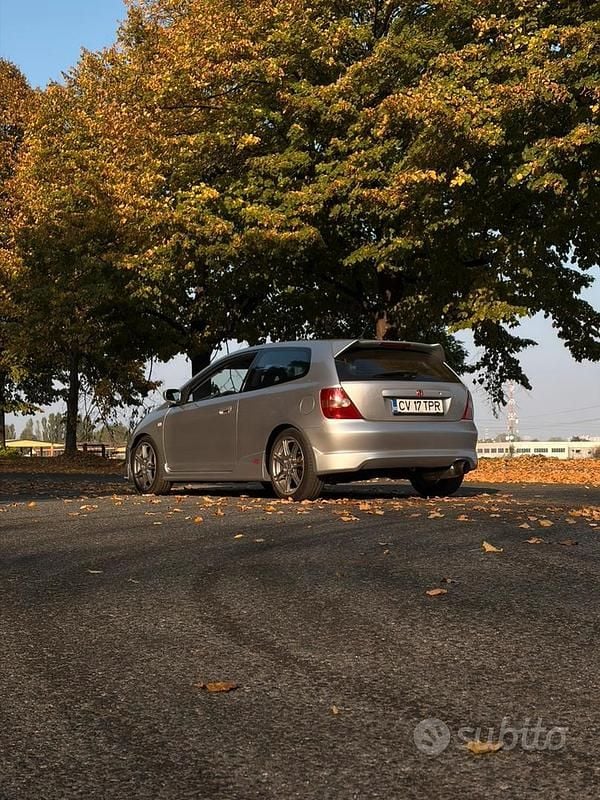 Usata Honda Civic Type R 200 CV (147 kW) 2002 Grigio Berlina