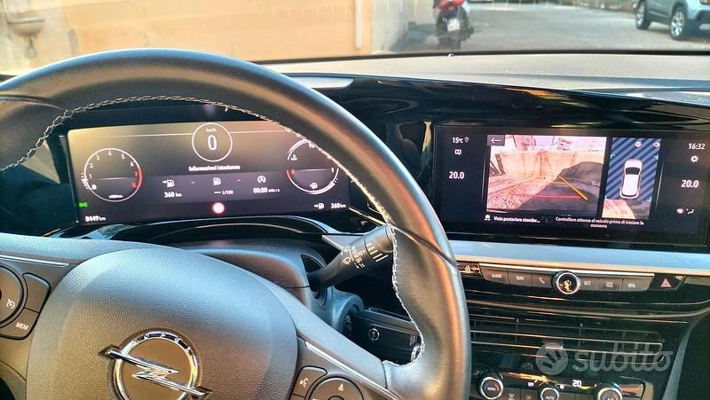 Usata Opel Mokka GS Line 101 CV (74 kW) 2023 Grigio SUV