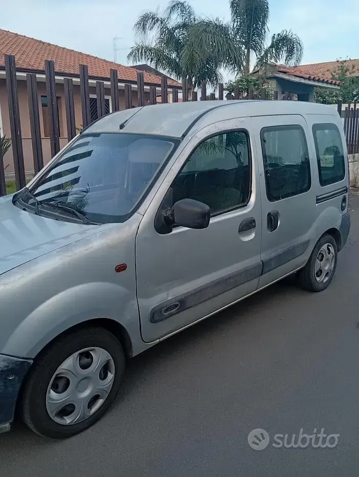 Usata Renault Kangoo 82 CV (60 kW) 2004 Grigio Monovolume