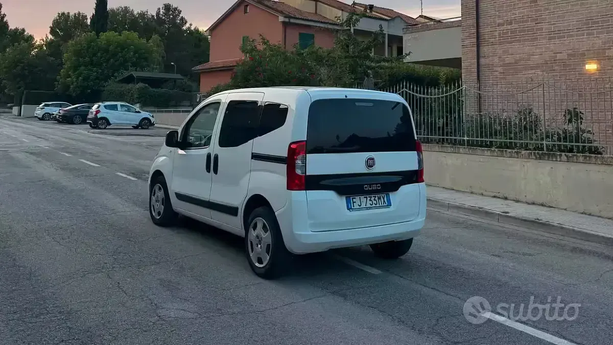 Usata Fiat Qubo Trekking 80 CV (58 kW) 2017 Bianco Monovolume