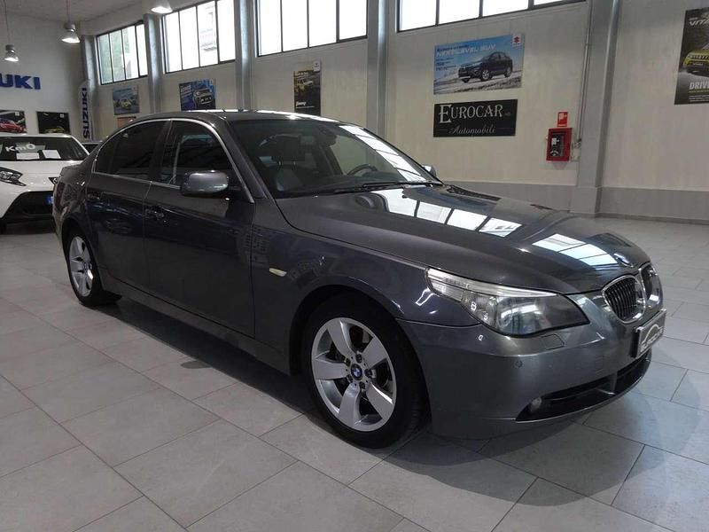 Usata BMW 530 231 CV (169 kW) 2006 Grigio Berlina