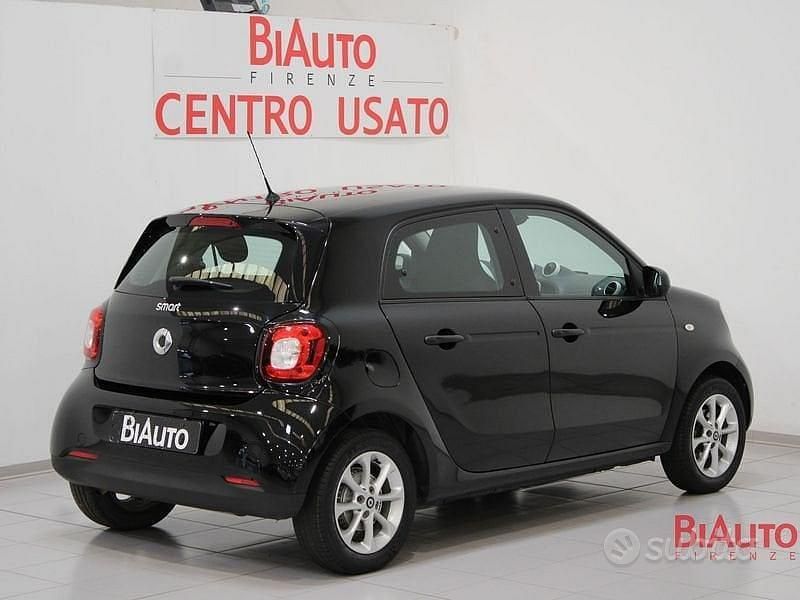 Usata Smart ForFour 71 CV (52 kW) 2019 Nero Utilitaria