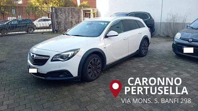 Usata Opel Insignia Cosmo 170 CV (125 kW) 2015 Bianco Station wagon