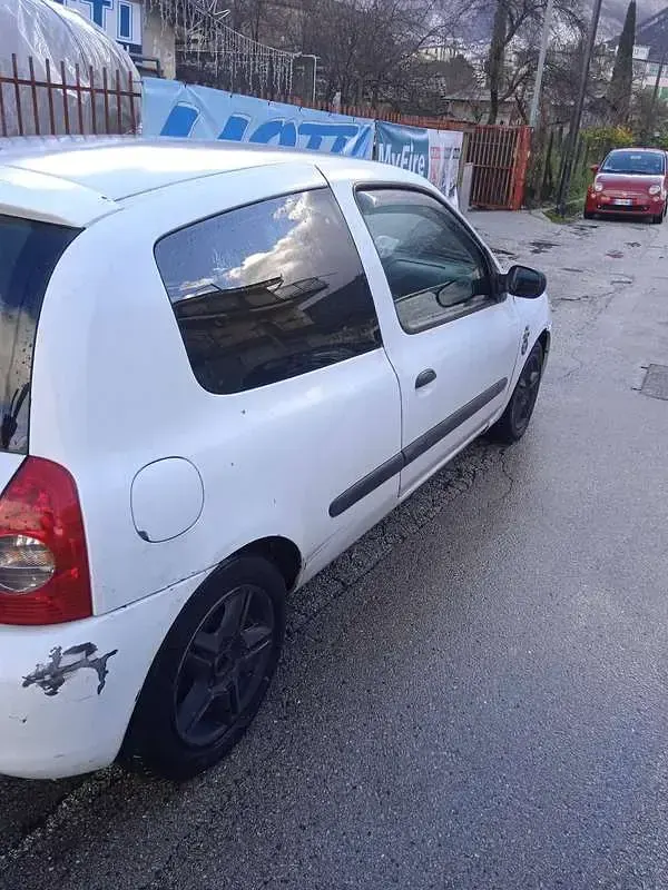 Usata Renault Clio II 65 CV (47 kW) 2004 Berlina