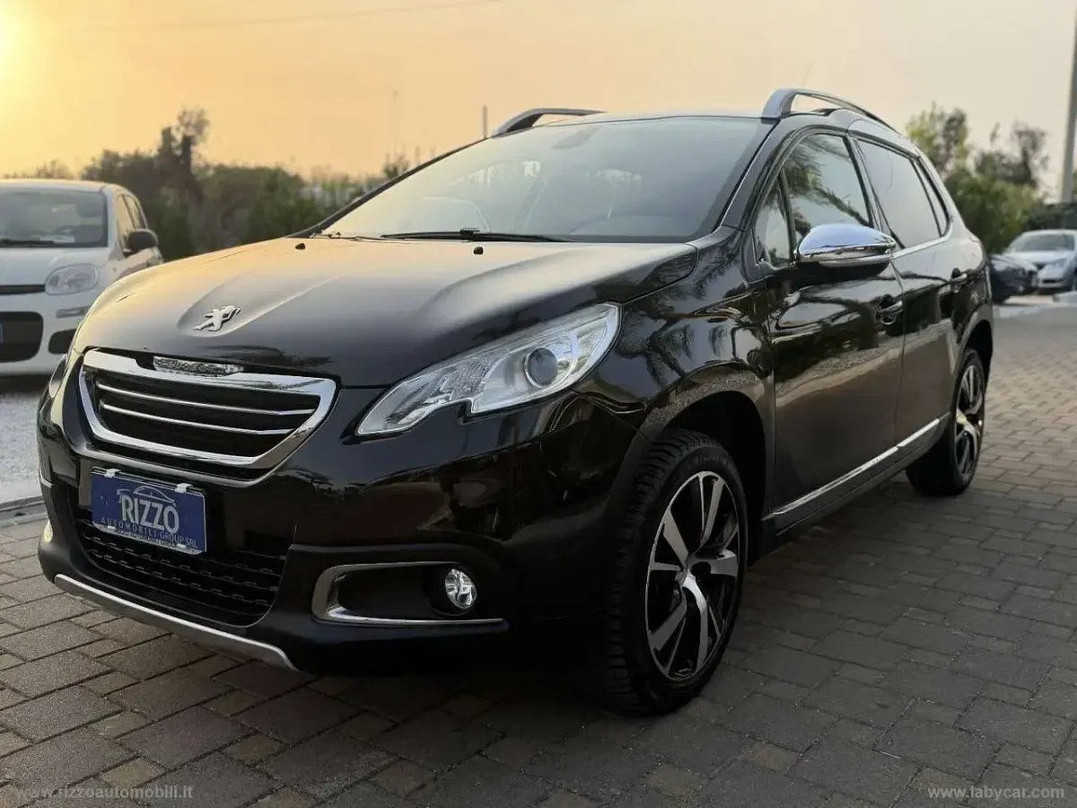 Usata Peugeot 2008 Allure 120 CV (88 kW) 2015 Grigio SUV