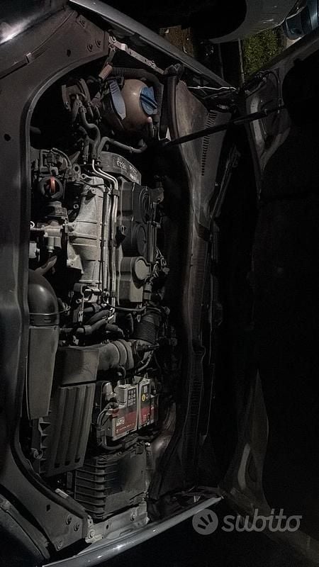 Grigio Usata 2008 VW Golf VI GTD Tre volumi | 5000 € (Super prezzo) - Immagine 1/4