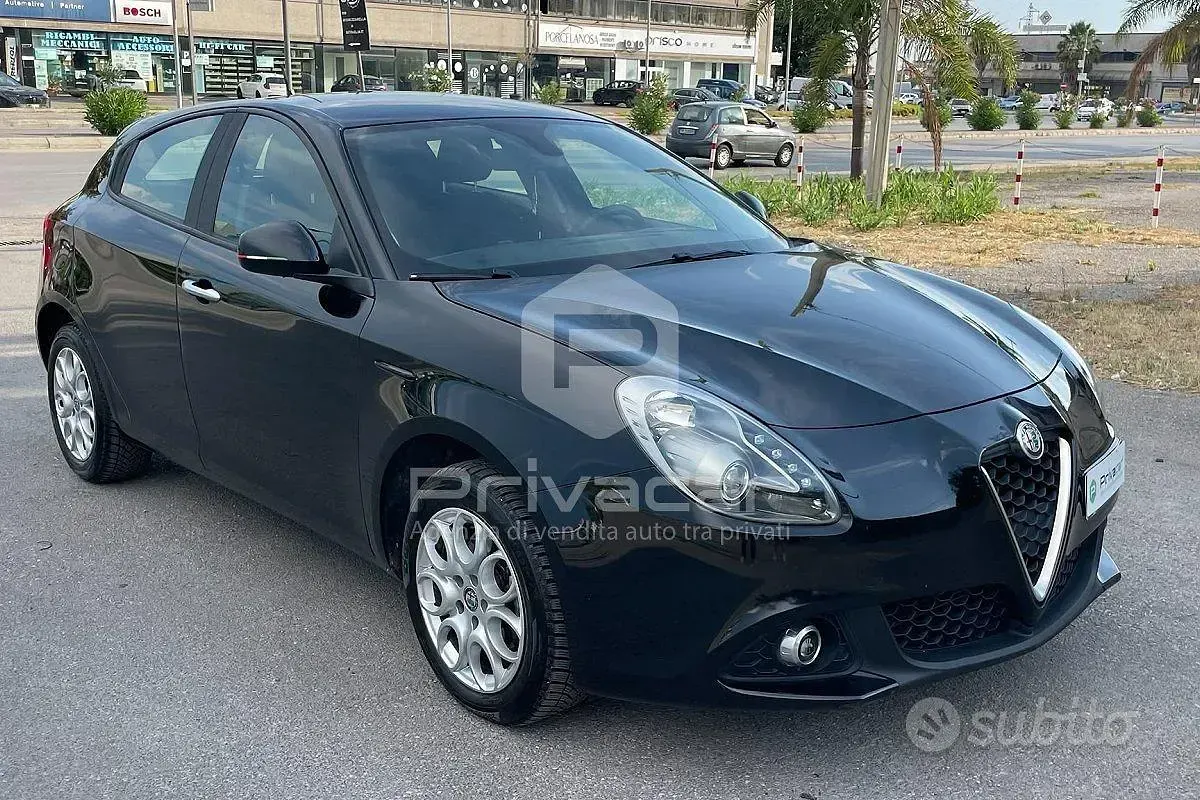 Usata Alfa Romeo Giulietta Business 120 CV (88 kW) 2019 Nero Utilitaria