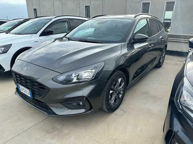 Grigio Usata 2020 Ford Focus ST-Line Station wagon | 15.900 € (Buon prezzo) - Immagine 1/4