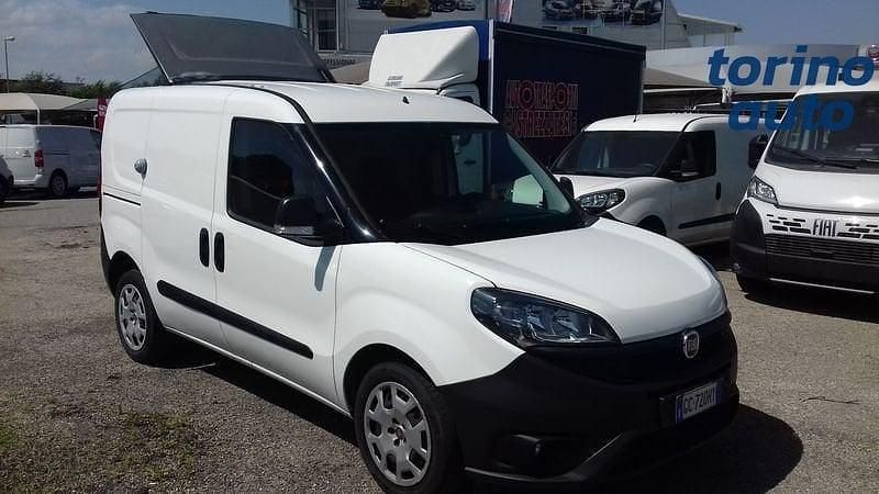 Usata Fiat Doblò Lounge 120 CV (88 kW) 2020 Bianco Monovolume