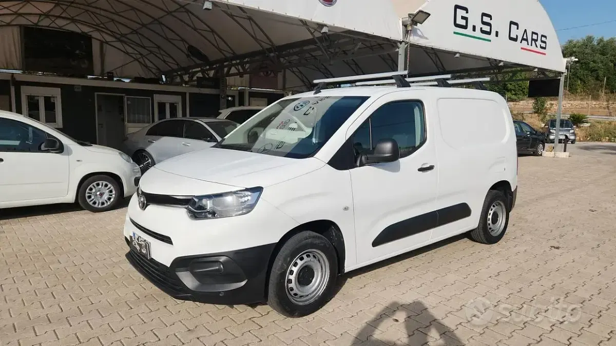 Usata Toyota Proace City 120 CV (88 kW) 2022 Bianco Monovolume