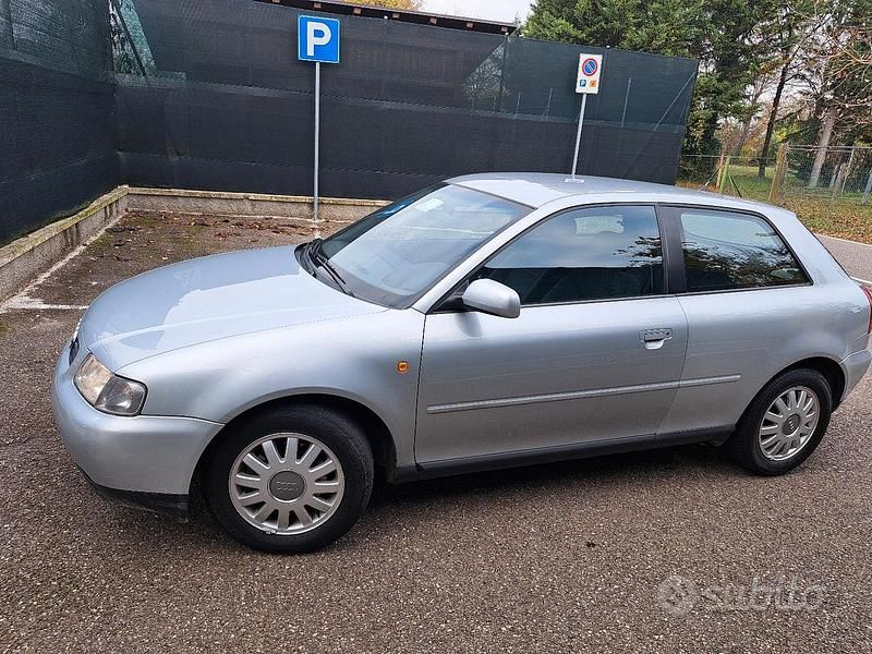 Usata Audi A3 101 CV (74 kW) 1998 Grigio Utilitaria