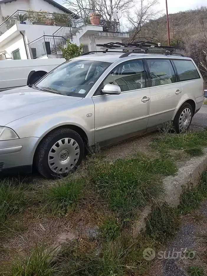 Usata VW Passat 102 CV (75 kW) 2001 Grigio Station wagon