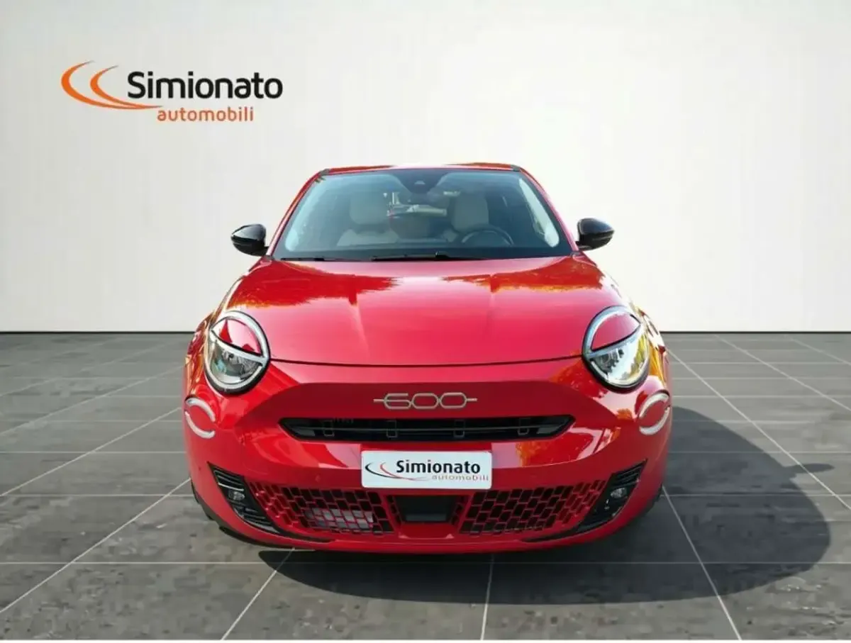 Usata Fiat 600 La Prima 101 CV (74 kW) 2025 Rosso SUV
