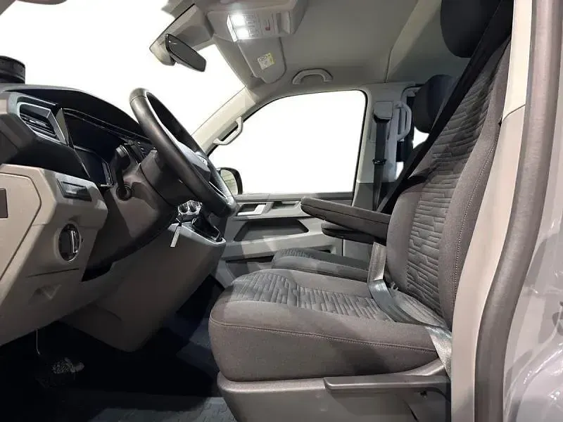 Usata VW Multivan Comfortline 150 CV (110 kW) 2024 Grigio Monovolume