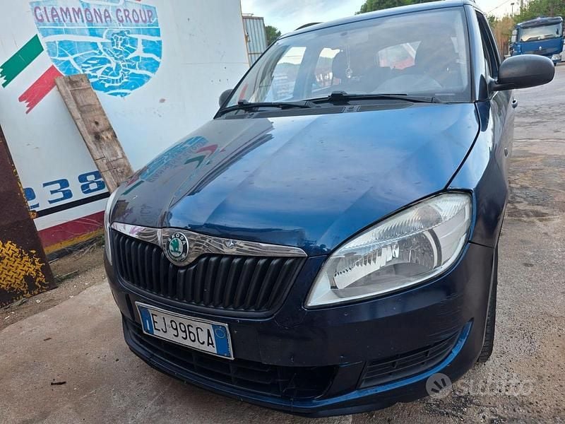 Usata Skoda Fabia 64 CV (47 kW) 2011 Blu Utilitaria