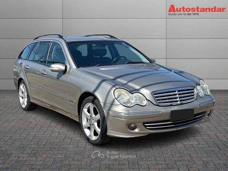 Usata Mercedes C200 Avantgarde 122 CV (89 kW) 2007 Beige Station wagon