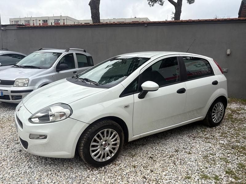 Usata Fiat Punto Street 75 CV (55 kW) 2015 Bianco Utilitaria