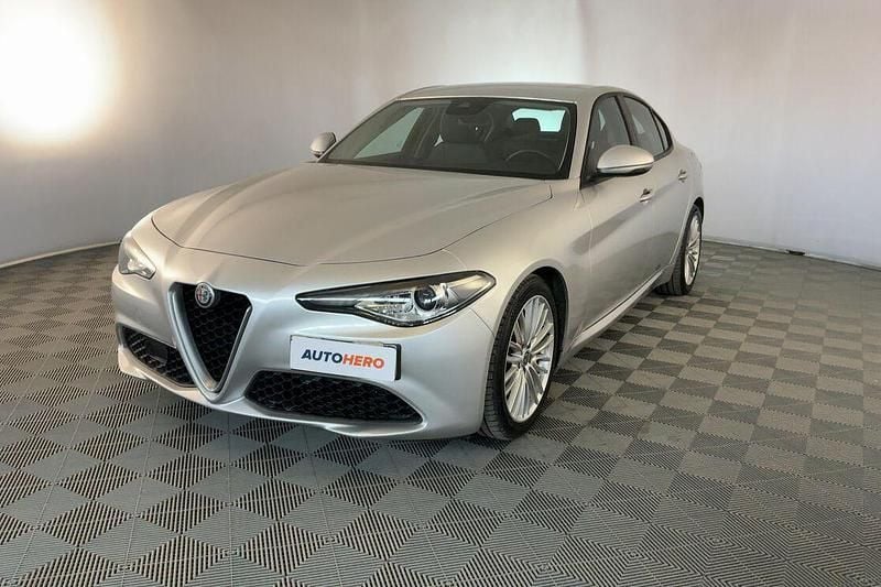Usata Alfa Romeo Giulia Super 180 CV (132 kW) 2018 Argento Berlina