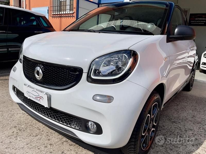 Begagnad Smart ForFour Passion 71 HK (52 kW) 2019 Vit Halvkombi