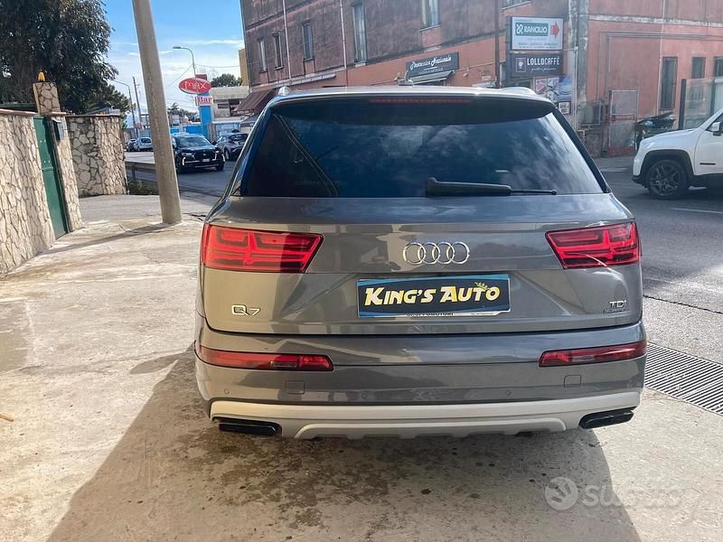 Usata Audi Q7 Sport 272 CV (200 kW) 2017 Grigio metallizzato SUV