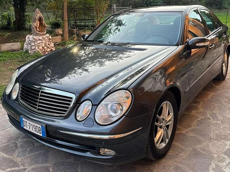 Usata Mercedes E270 Avantgarde 177 CV (130 kW) 2004 Berlina