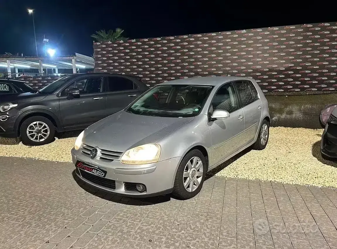 Usata VW Golf IV Sportline 105 CV (77 kW) 2005 Berlina