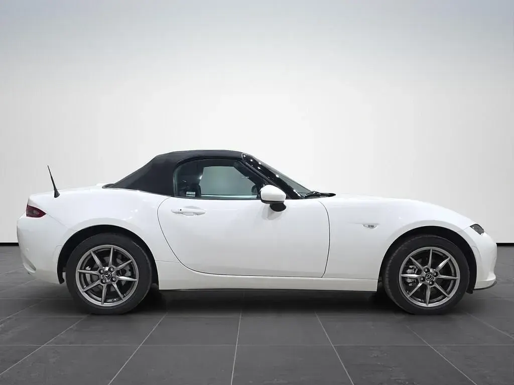 Usata Mazda MX5 Exclusive-Line 132 CV (97 kW) 2023 Bianco Cabrio