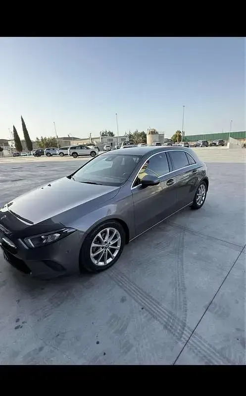 Usata Mercedes A180 116 CV (85 kW) 2019 Berlina