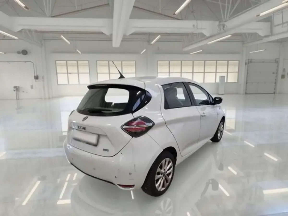 Usata Renault Zoe Zen 50 kW (69 CV) 2020 Bianco Utilitaria