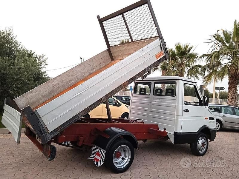 Usata Iveco Daily 75 CV (55 kW) 1995 Bianco Cabrio