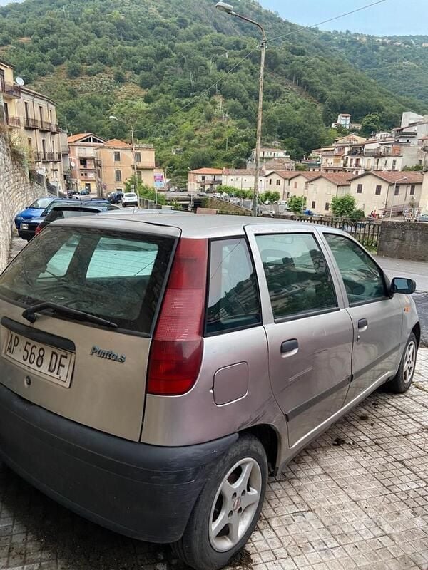 Usata Fiat Punto 60 CV (44 kW) 1997 Grigio Utilitaria